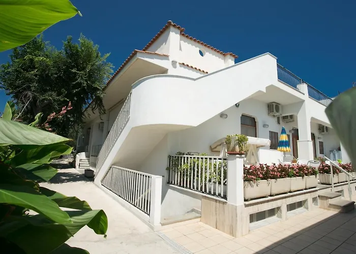 מלון דירות Adriatico 3*