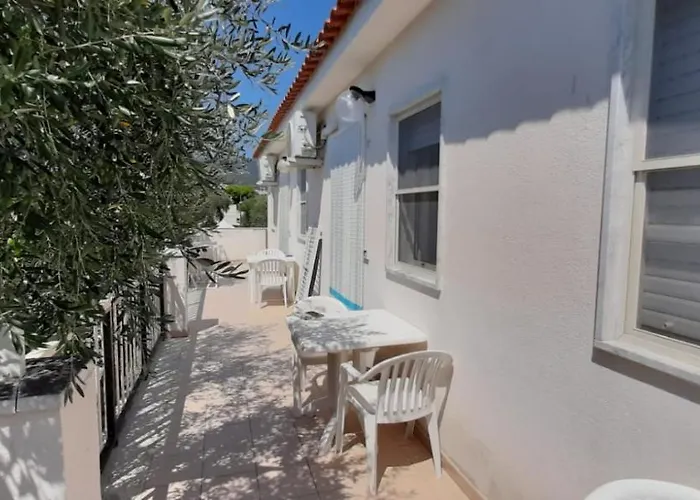 Adriatico アパートホテル マッティナータ