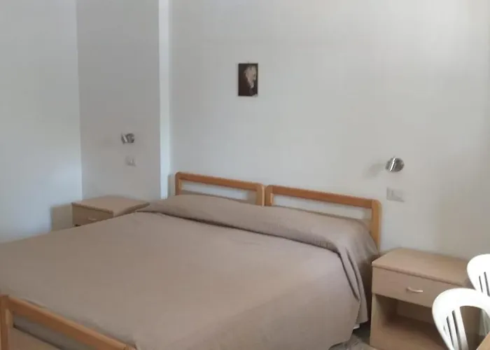 Adriatico アパートホテル マッティナータ